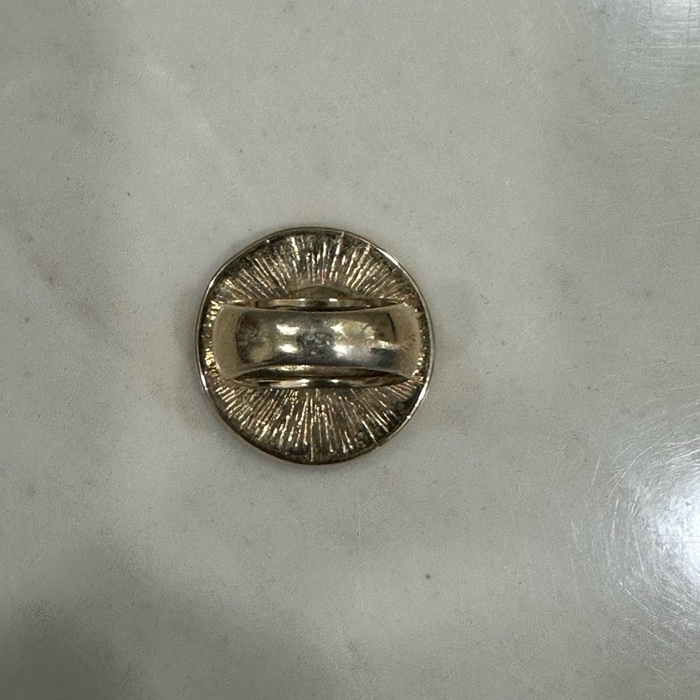 Statement Ring - Picture 4 of 4